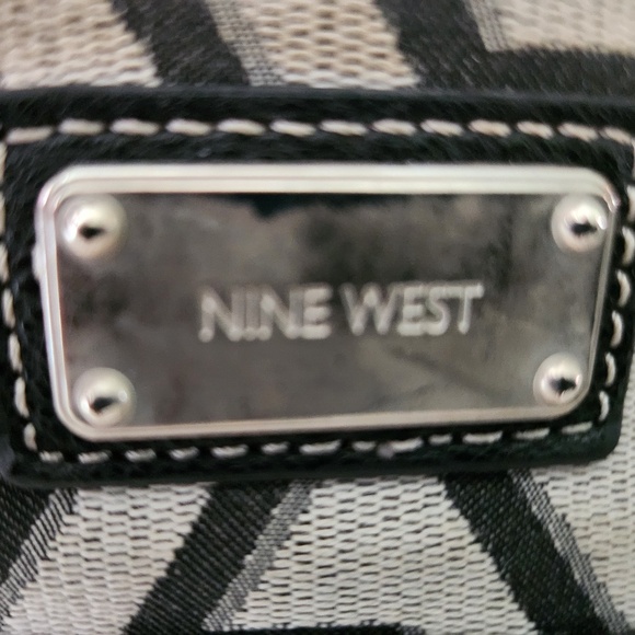 Nine West Tan and Black Patterned Tote Shoulder Bag Purse - Picture 4 of 4